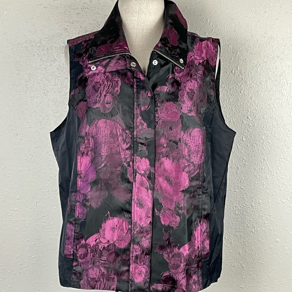 Pre-Owed Christopher & Banks Womens Black and Purple Floral Zip-up Vest Size L